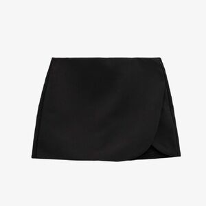 Chic Black Mini Skorts